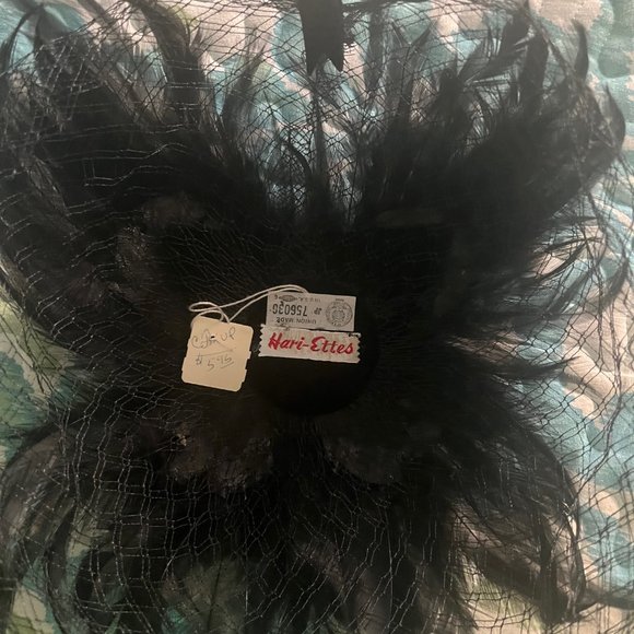 Vintage Black Veil Hat with Feather Embellishment - Picture 6 of 6
